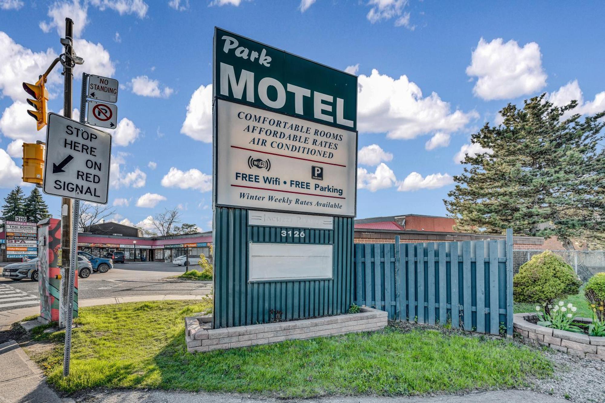 Park Motel Toronto Exterior photo